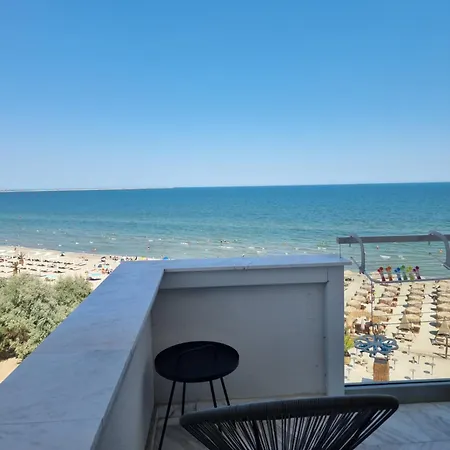Blue Sky Alezzi Infinity- Endless Summer Lejlighed Năvodari