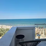 Blue Sky Alezzi Infinity- Endless Summer Apartmán Năvodari