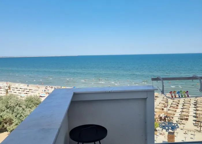 Blue Sky Alezzi Infinity- Endless Summer Apartment Navodari