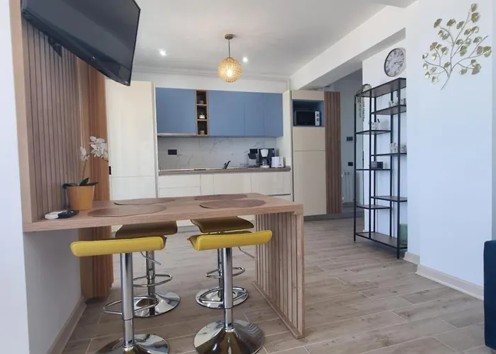 Blue Sky Alezzi Infinity- Endless Summer Apartment Navodari