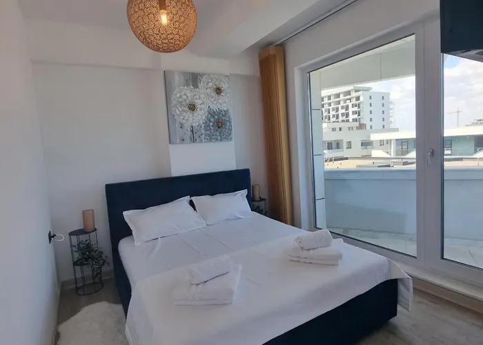 Apartment Blue Sky Alezzi Infinity- Endless Summer *