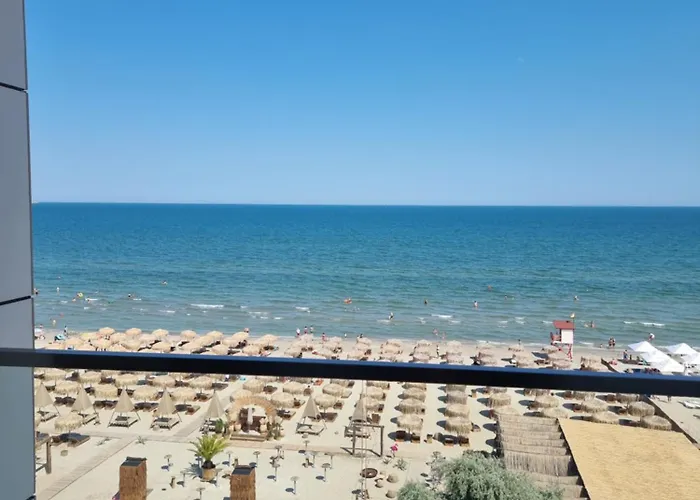 Blue Sky Alezzi Infinity- Endless Summer Apartment