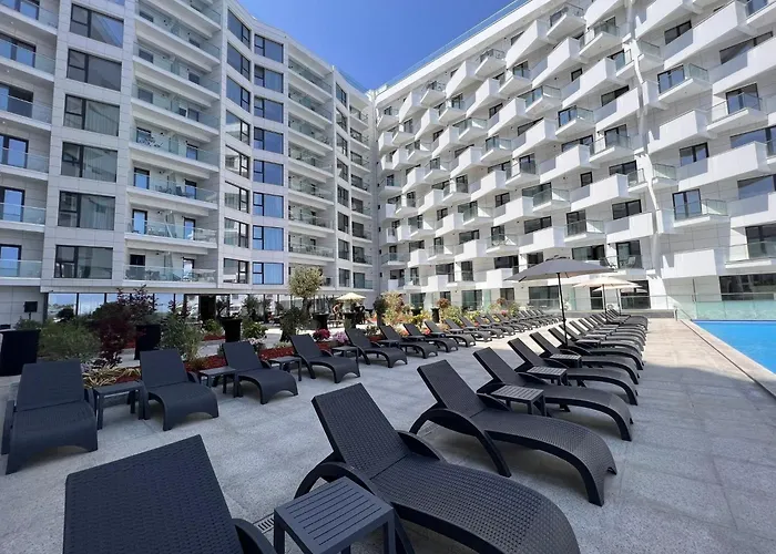 Blue Sky Alezzi Infinity- Endless Summer Apartment *