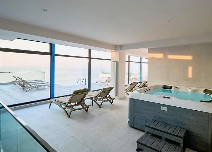 Apartment Blue Sky Alezzi Infinity- Endless Summer *