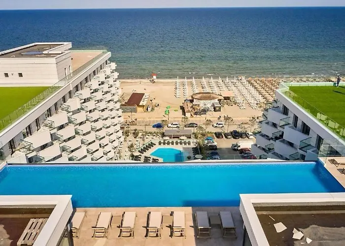 Blue Sky Alezzi Infinity- Endless Summer Apartment